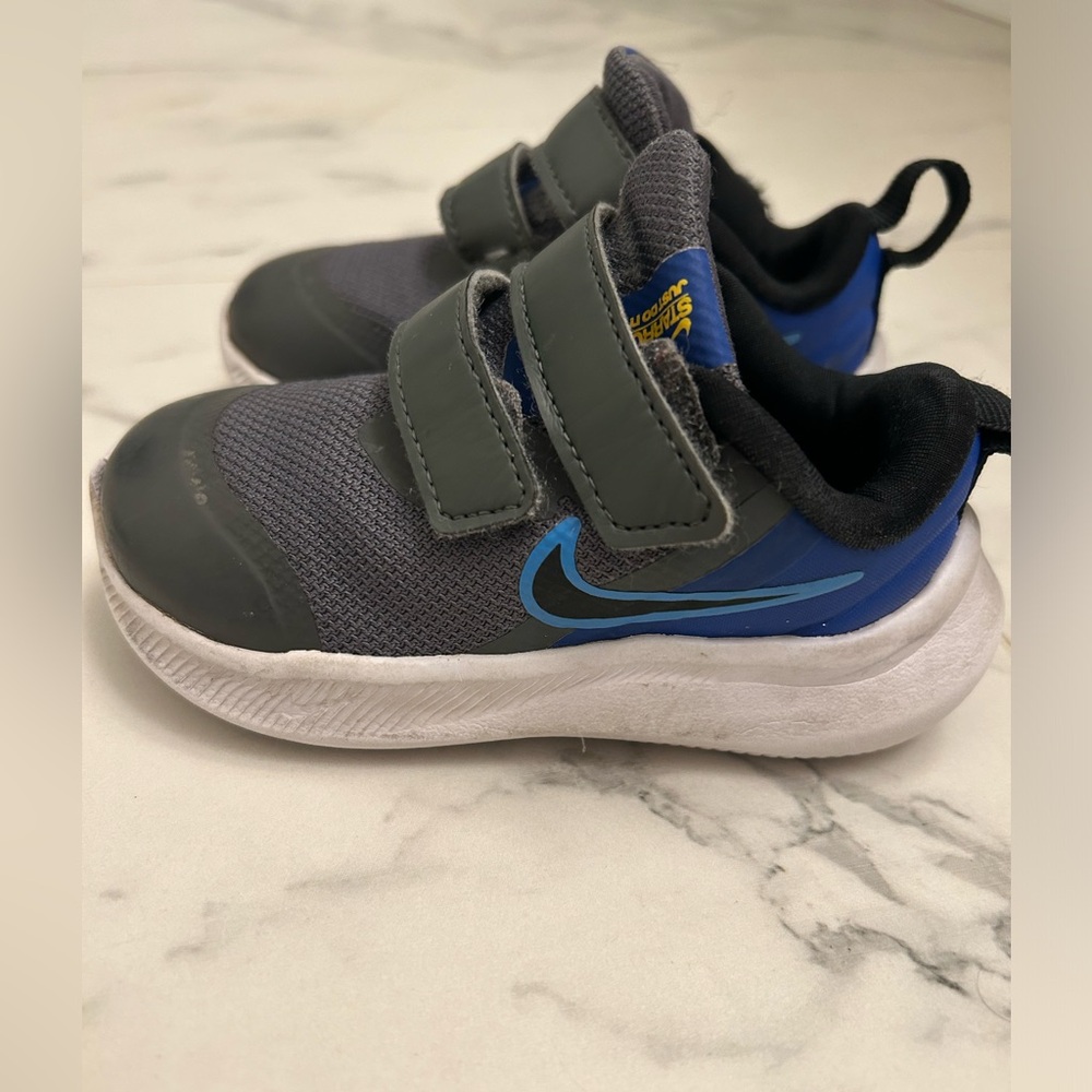 Gray Nike sneakers -5c
